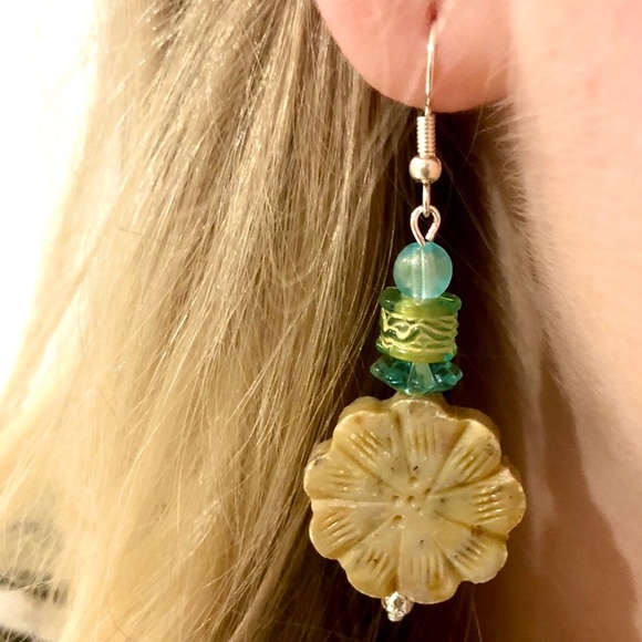 Handmade Earrings - Stone Flower Dangle - Picture 7 of 8